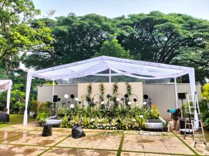 Sewa tenda transparan di Bandung untuk pelaminan pernikahan di taman